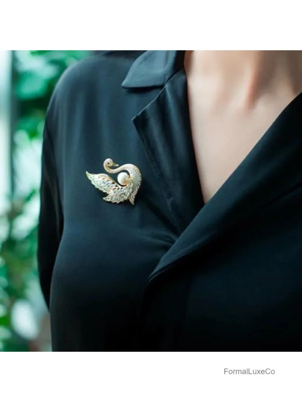 Vintage Swan Brooch Pin Austrian Crystal Rhinestone Lapel Corsage Jewelry